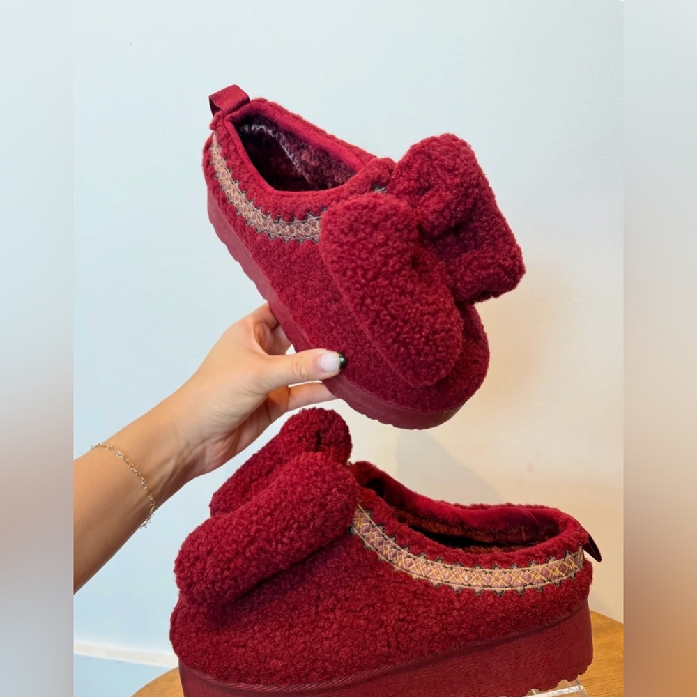 Cozy Sherpa Platform Slides With Bow NWB